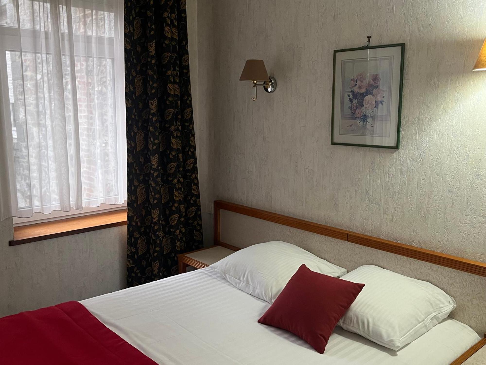 Hotel Val Saint Hilaire Givet Exterior photo